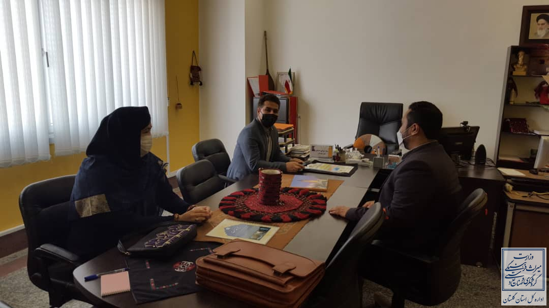 جلسه ای در راستای برنامه ریزی فروش محصولات صنایع دستی در شهرستان آق قلا
