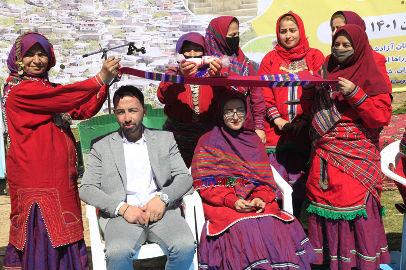 اجرای مراسم عروسی اقوام در نوروزگاه روستای سوسرا شهرستان آزادشهر