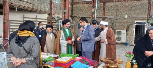 برگزاری نمایشگاه صنایع دستی به مناسبت دهه مبارک فجر در محل مصلی نماز جمعه بندرگز 
