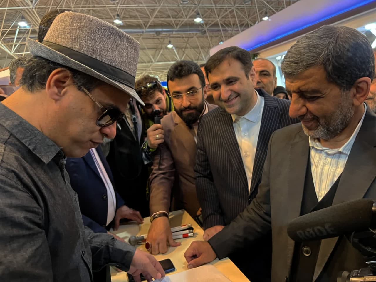 تقدیر وزیر میراث فرهنگی ازاقدام استان گلستان در ارائه خدمات به نابینایان و ناشنوایان در نمایشگاه گردشگری تهران