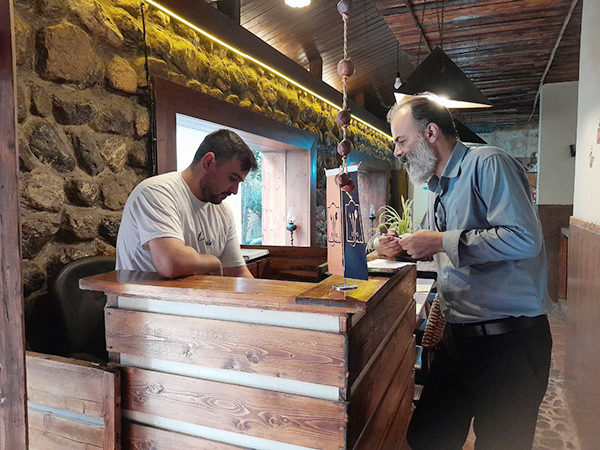 تسلیم اخطارنامه کتبی به واحدهای گردشگری فاقد اعتبار پروانه بهره برداری شهرستان