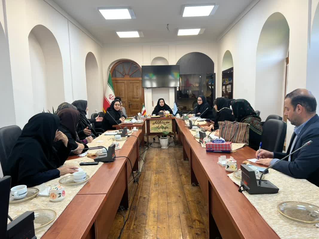 نشست هم‌اندیشی معاون صنایع‌دستی گلستان با کارشناسان به‌منظور ارتقای کمی و کیفی هفدهمین نمایشگاه ملی صنایع‌دستی