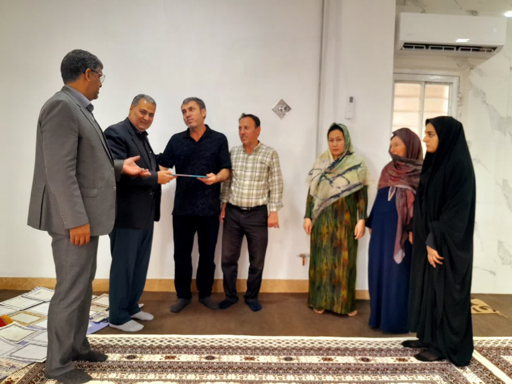 دیدار رییس میراث فرهنگی، گردشگری و صنایع دستی شهرستان کلاله با خانواده هنرمند فقید عفت مرادی زاده