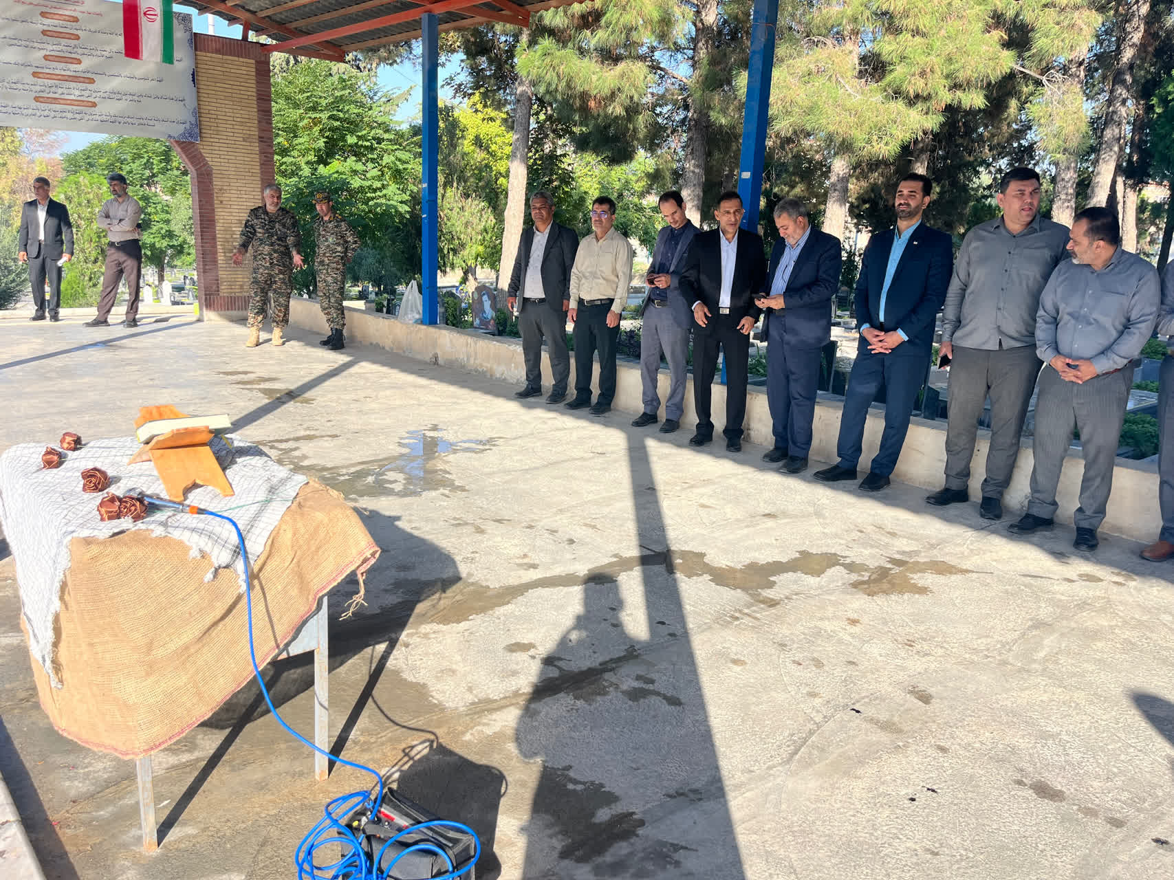 غبارروبی مزار شهدای کلاله به مناسبت هفته گردشگری