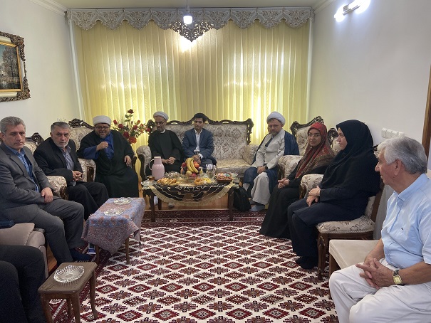 دیدار با خانواده شهدا شهرستان گنبدکاووس