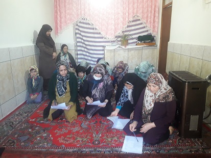 برگزاری دوره آموزشی ابریشم بافی در روستای القجر مینودشت